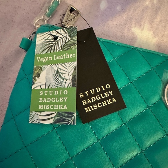 Vibrant Teal Quilted Crossbody Bag - Picture 4 of 9